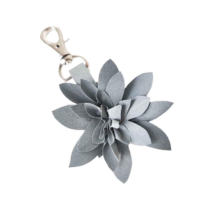 Käsin ommeltu - Heijastin Flora #1